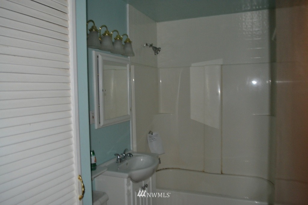 2209 Rockefeller Avenue Everett, WA 98201 - Photo 6 of 13
