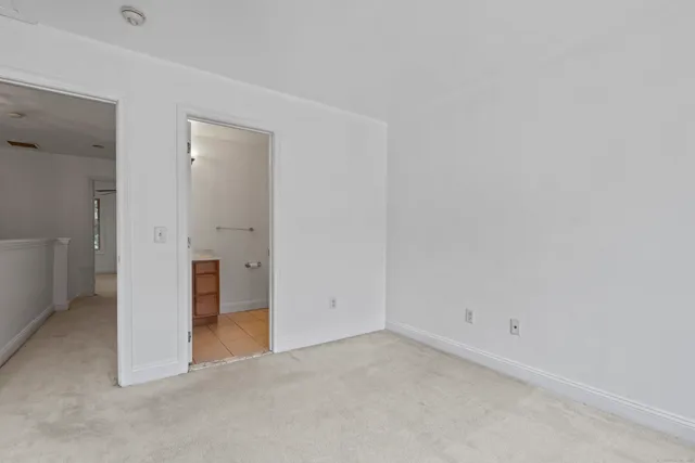 $245,000 | 527 West Thames Street, Unit 9, Norwich, CT 06360