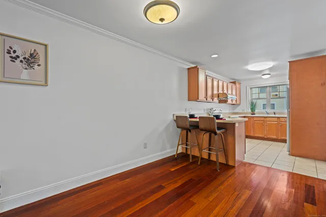 $245,000 | 527 West Thames Street, Unit 9, Norwich, CT 06360