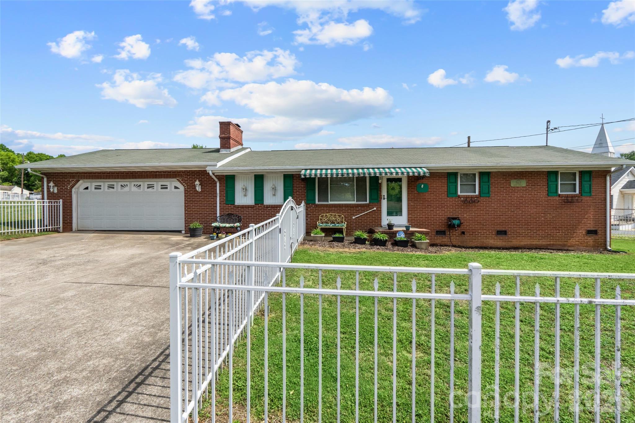 202 Reese Street Gastonia, NC 28056 - Photo 2 of 36