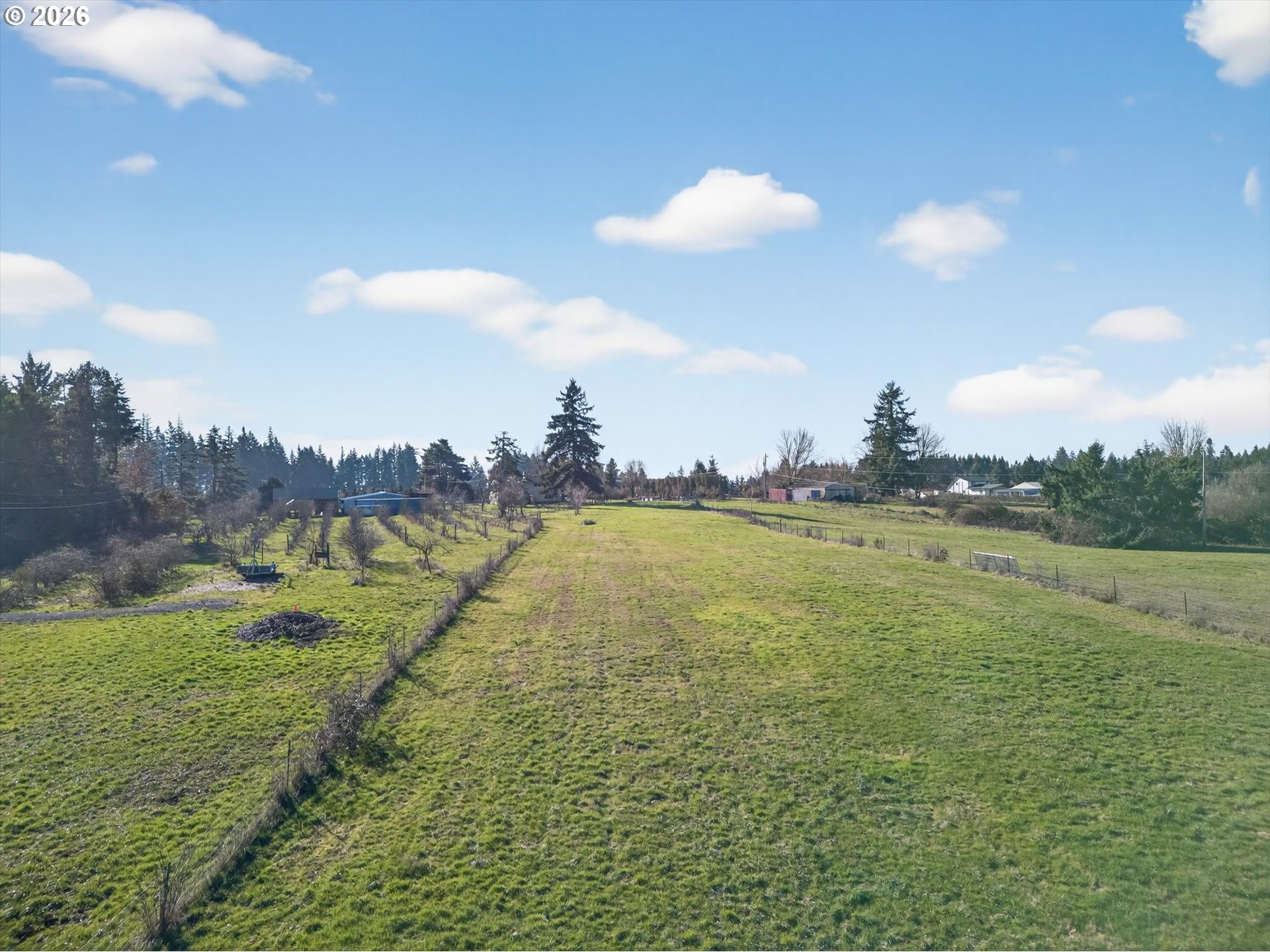 13601 South Union Hall Road Canby, OR 97013 - Photo 44 of 48 a view of an ocean and beach