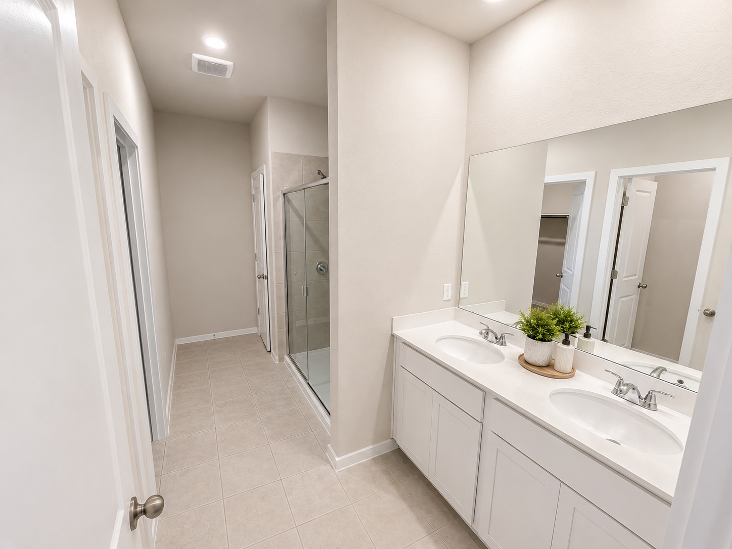 164 Wind Hill Jarrell, TX 76537 - Photo 11 of 22 Primary Bath with dual vanities