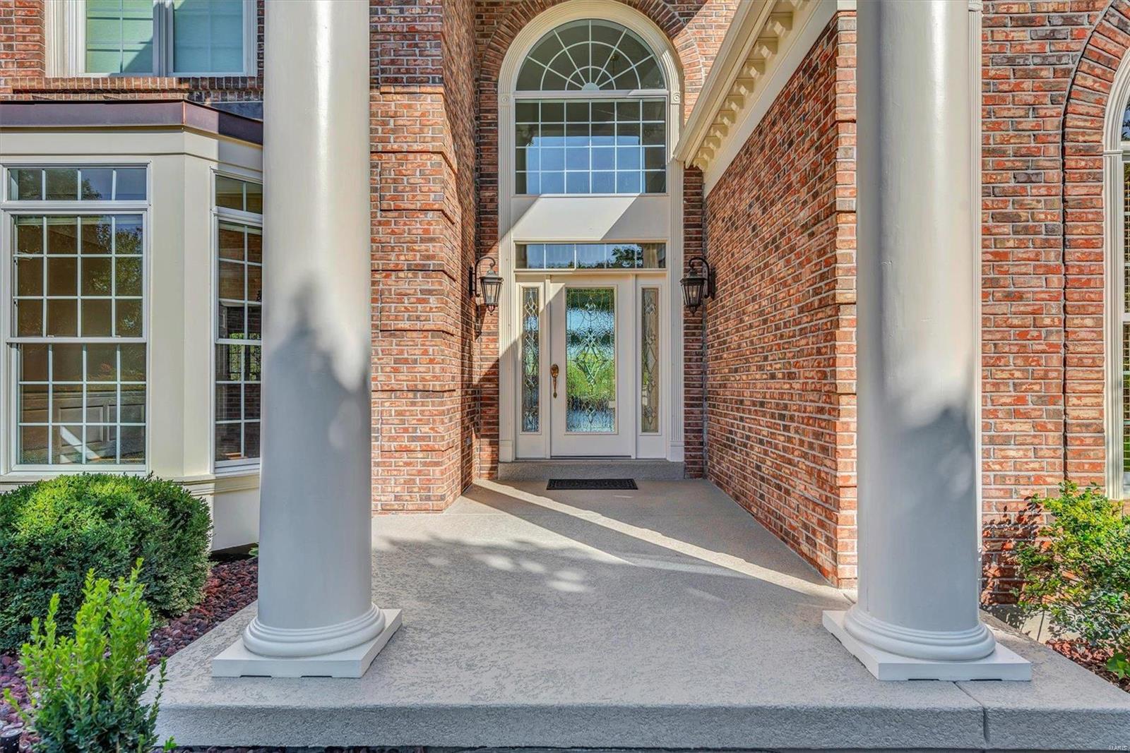 17975 Bonhomme Ridge Court Chesterfield, MO 63005 - Photo 4 of 69