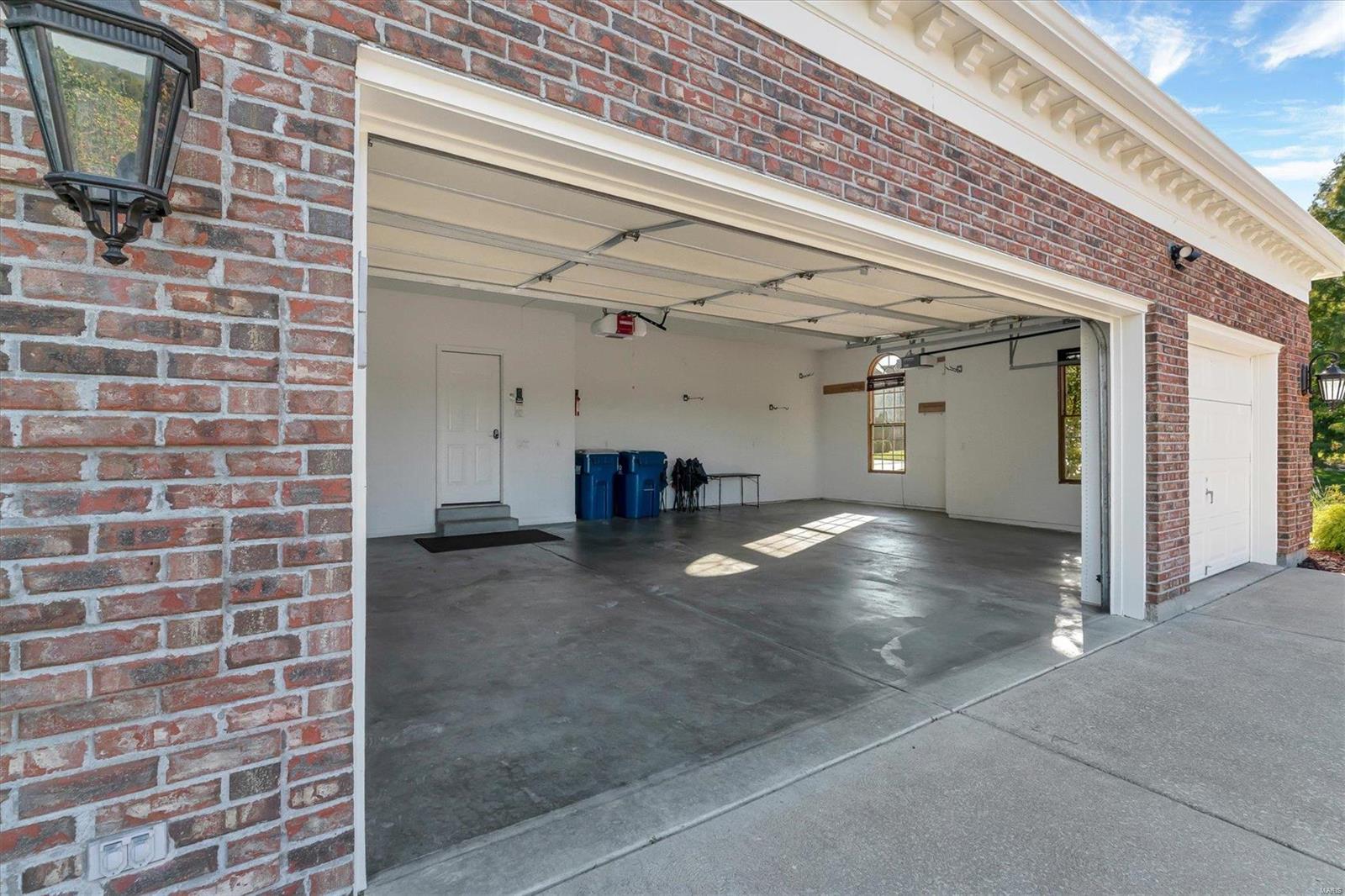 17975 Bonhomme Ridge Court Chesterfield, MO 63005 - Photo 6 of 69