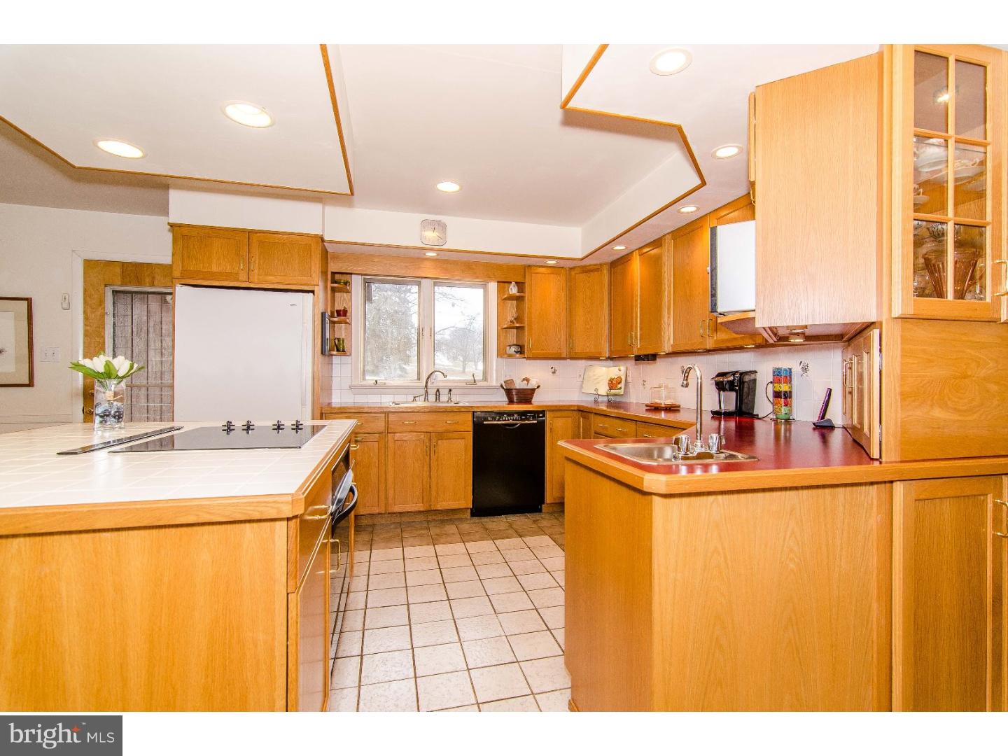 853 Brandywine Road Downingtown, PA 19335 - Photo 7 of 25 Kitchen