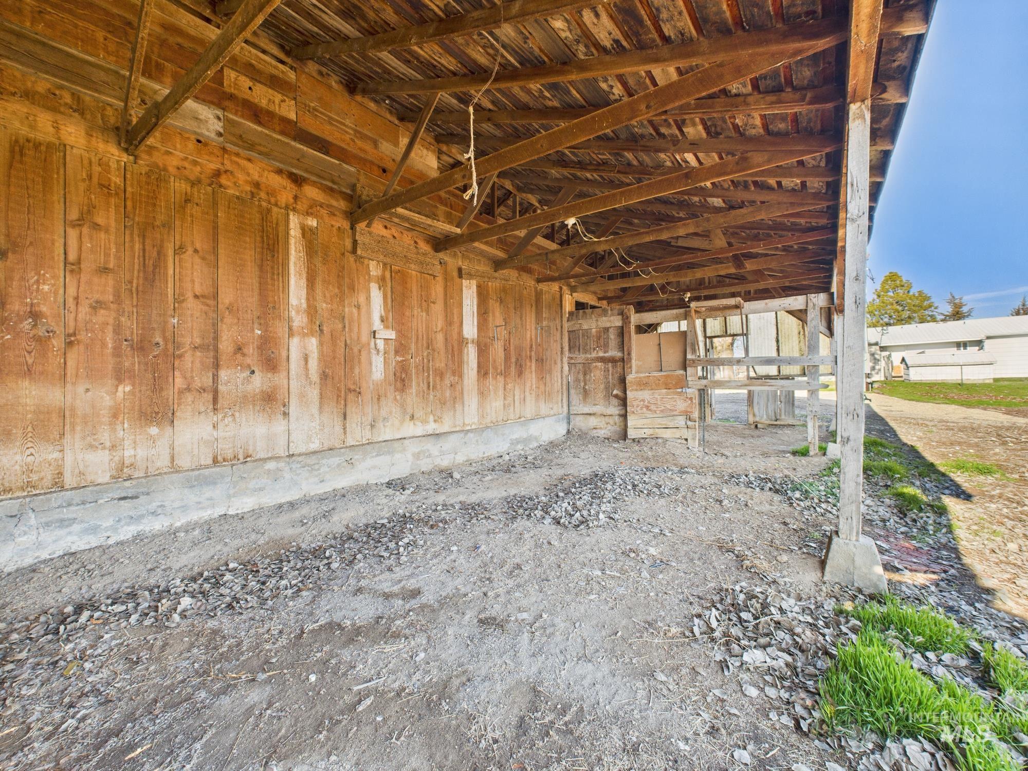 7352 Custer Road Fruitland, ID 83619 - Photo 31 of 43 View of horse barn