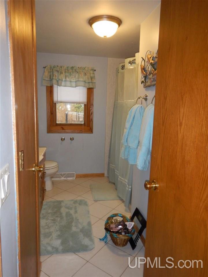 4076 20th Road Gladstone, MI 49837 - Photo 7 of 9