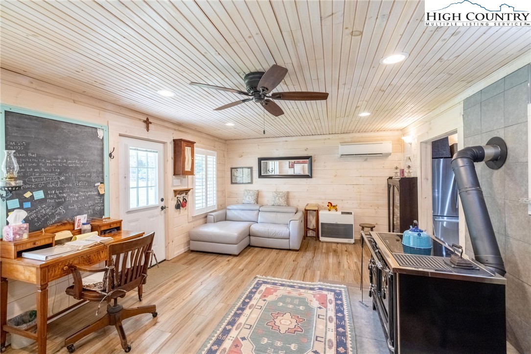 1369 Anderson Hill Road Lansing, NC 28643 - Photo 16 of 49 a living room with furniture