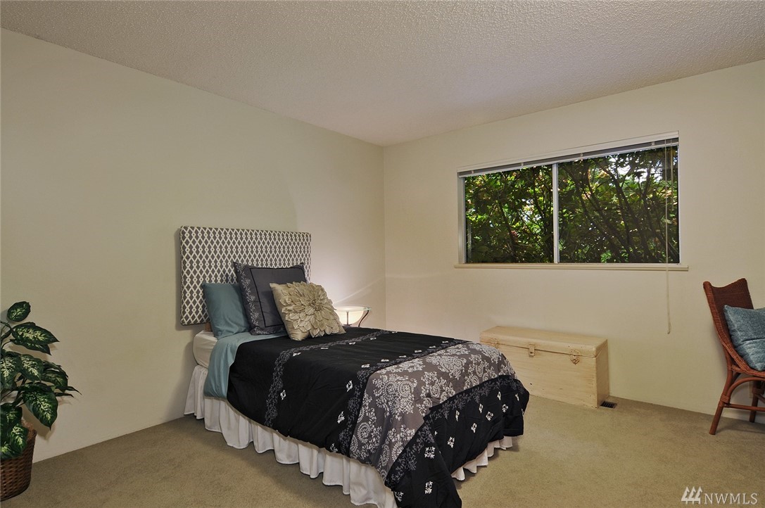 22002 Redmond-Fall City Road Northeast Redmond, WA 98053 - Photo 11 of 25 Gallery Image 11