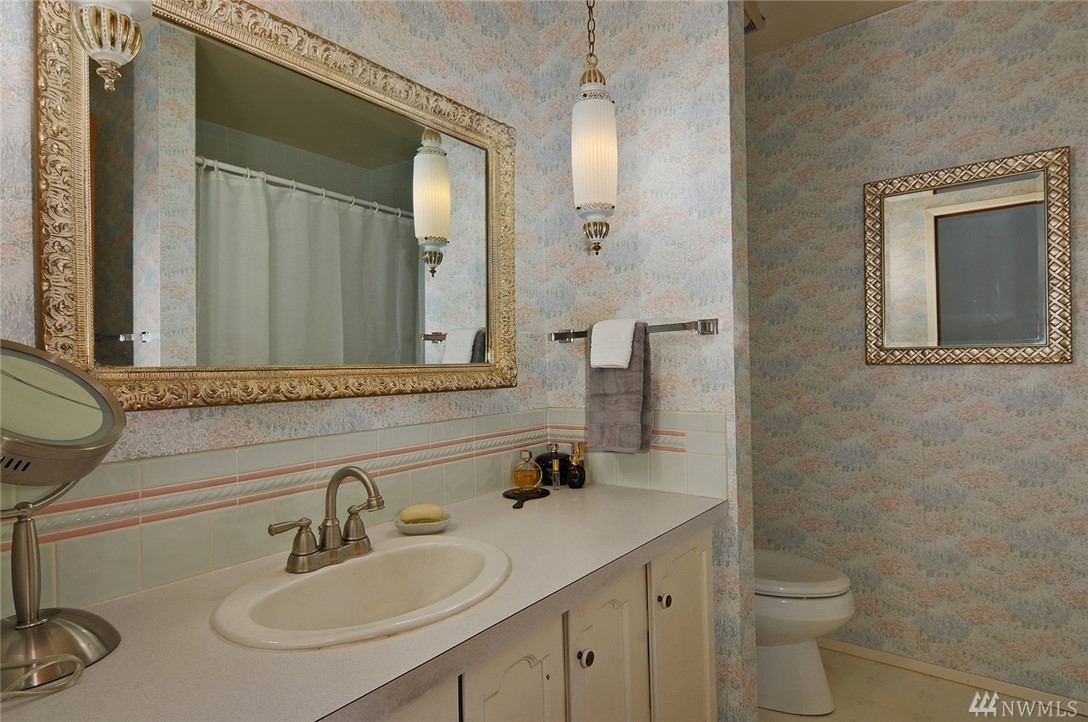 22002 Redmond-Fall City Road Northeast Redmond, WA 98053 - Photo 12 of 25 Gallery Image 12