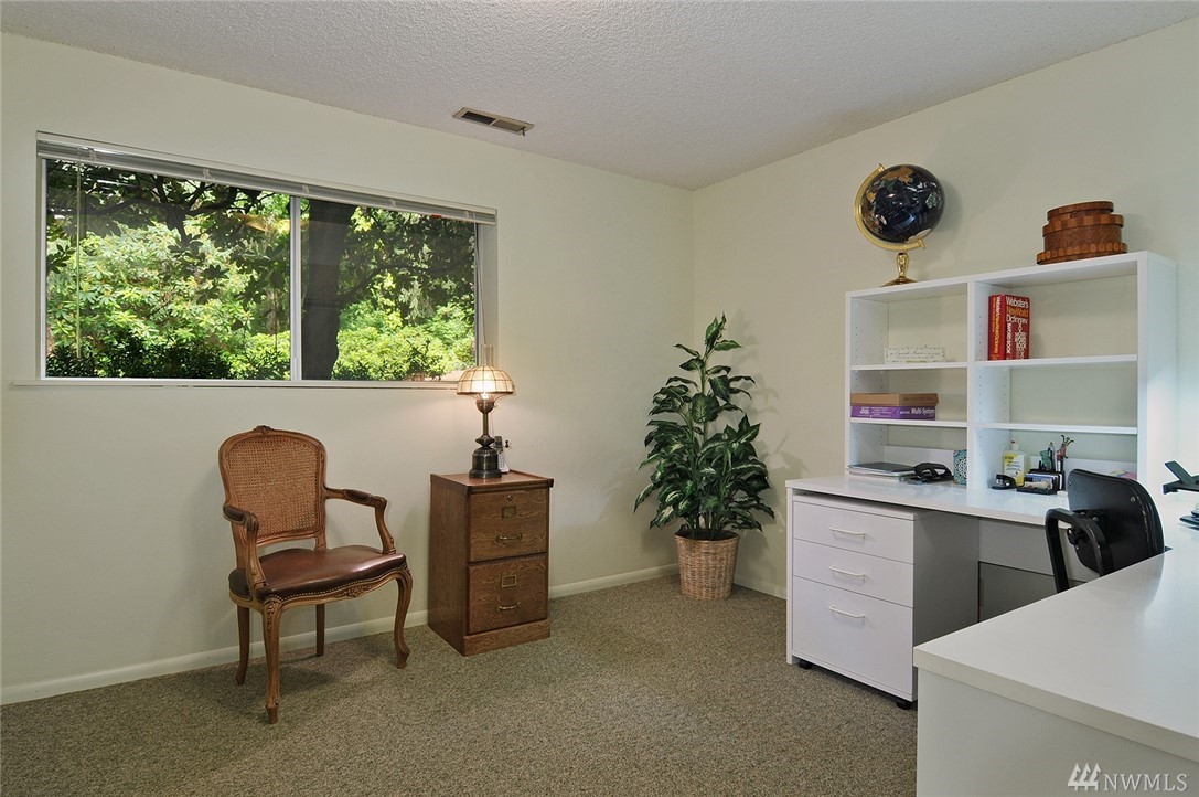 22002 Redmond-Fall City Road Northeast Redmond, WA 98053 - Photo 18 of 25 Gallery Image 18