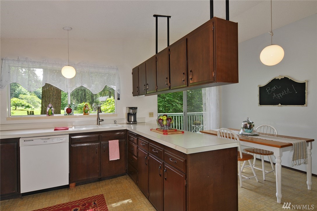 22002 Redmond-Fall City Road Northeast Redmond, WA 98053 - Photo 4 of 25 Gallery Image 4