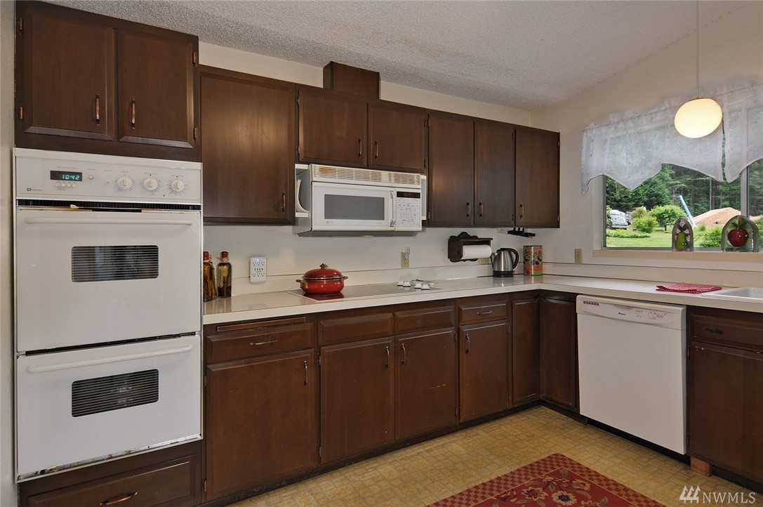 22002 Redmond-Fall City Road Northeast Redmond, WA 98053 - Photo 5 of 25 Gallery Image 5