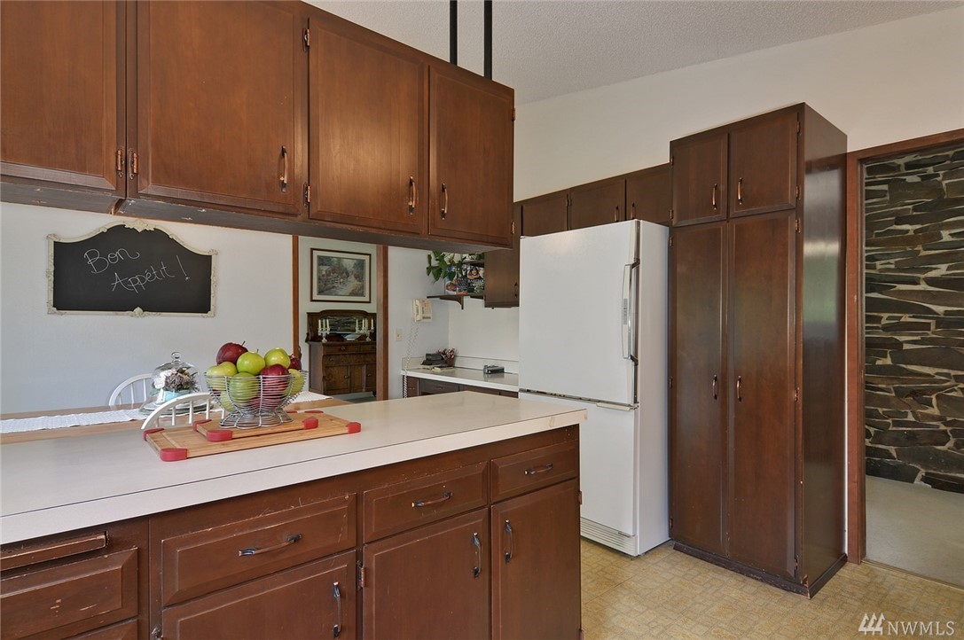 22002 Redmond-Fall City Road Northeast Redmond, WA 98053 - Photo 6 of 25 Gallery Image 6