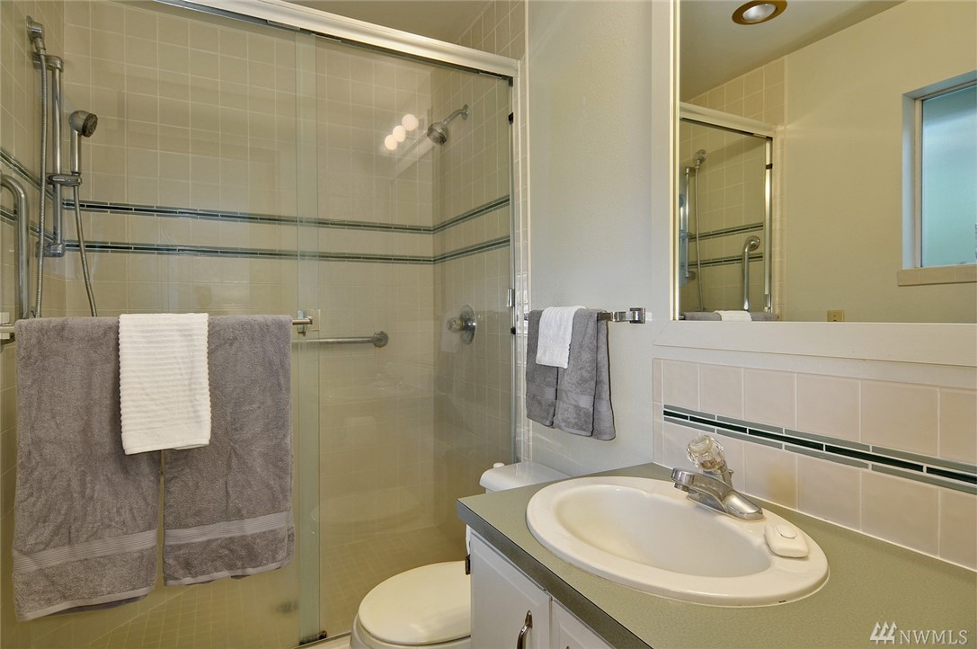 22002 Redmond-Fall City Road Northeast Redmond, WA 98053 - Photo 9 of 25 Gallery Image 9