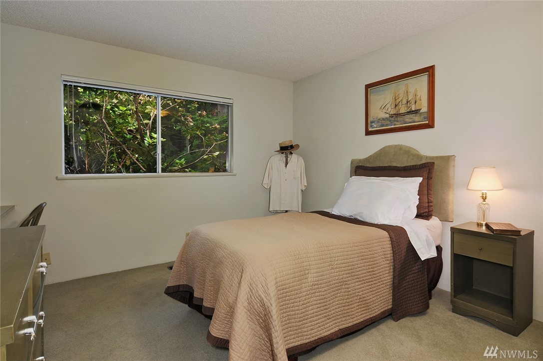 22002 Redmond-Fall City Road Northeast Redmond, WA 98053 - Photo 10 of 25 Gallery Image 10