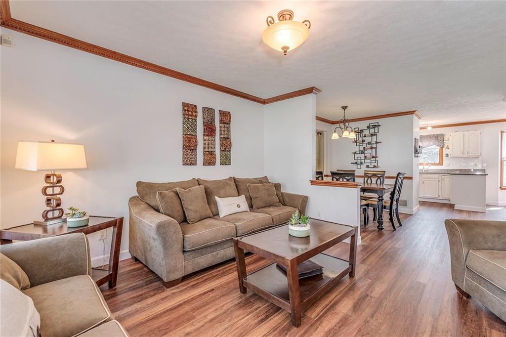 212 Randy Lane Coraopolis, PA 15108 - Photo 2 of 25 Gallery Image 2