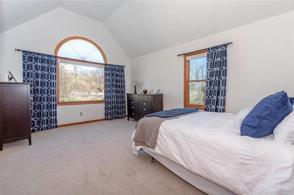 212 Randy Lane Coraopolis, PA 15108 - Photo 14 of 25 Gallery Image 14