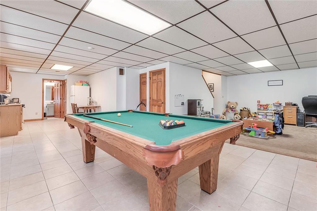 212 Randy Lane Coraopolis, PA 15108 - Photo 19 of 25 Gallery Image 19