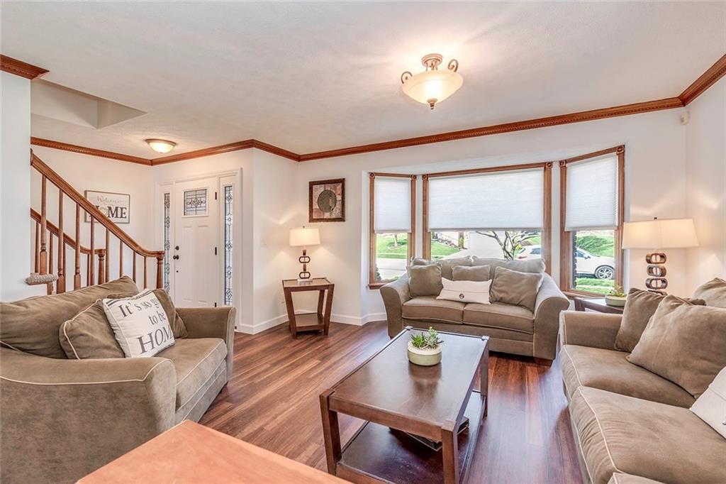 212 Randy Lane Coraopolis, PA 15108 - Photo 3 of 25 Gallery Image 3