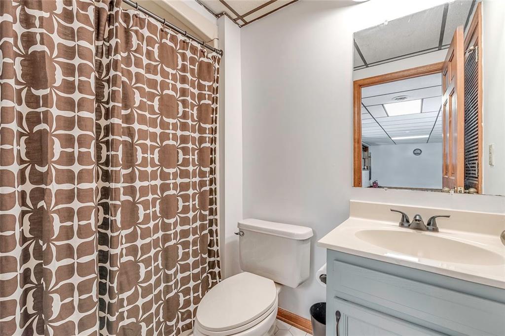 212 Randy Lane Coraopolis, PA 15108 - Photo 21 of 25 Gallery Image 21