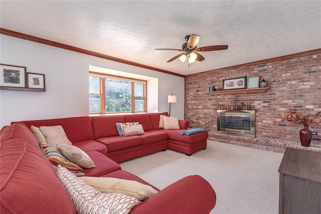 212 Randy Lane Coraopolis, PA 15108 - Photo 9 of 25 Gallery Image 9
