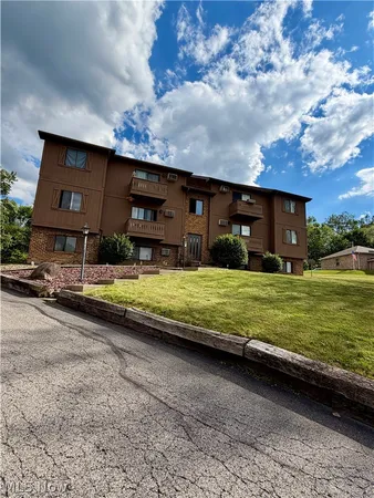 $1,200 | 6369 St Andrews Drive, Unit 9, Canfield, OH 44406