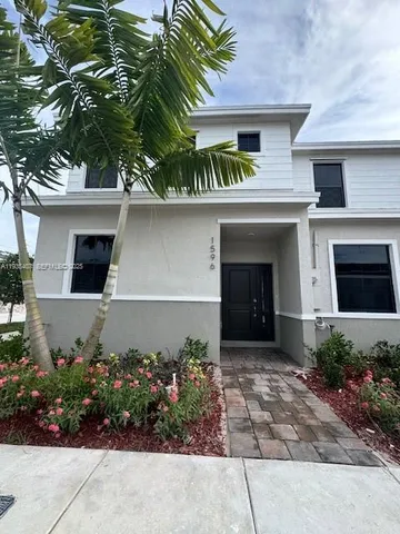 $2,600 | 1596 Northeast 3rd Avenue, Florida City, FL 33034