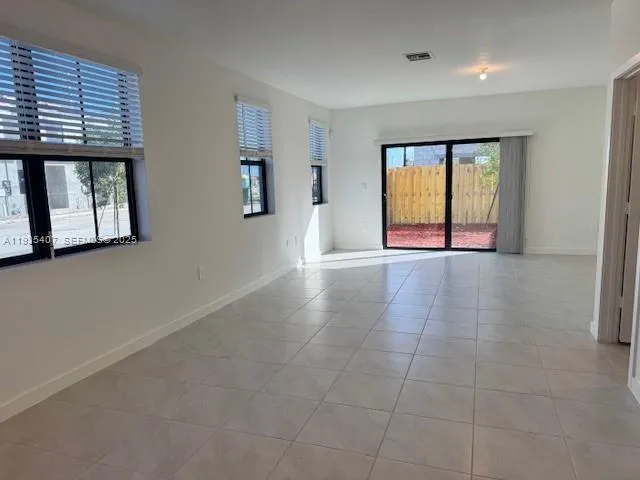 $2,700 | 1596 Northeast 3rd Avenue, Florida City, FL 33034