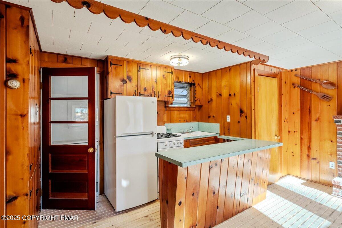 311 Nipper Road East Stroudsburg, PA 18302 - Photo 6 of 23 Kitchen