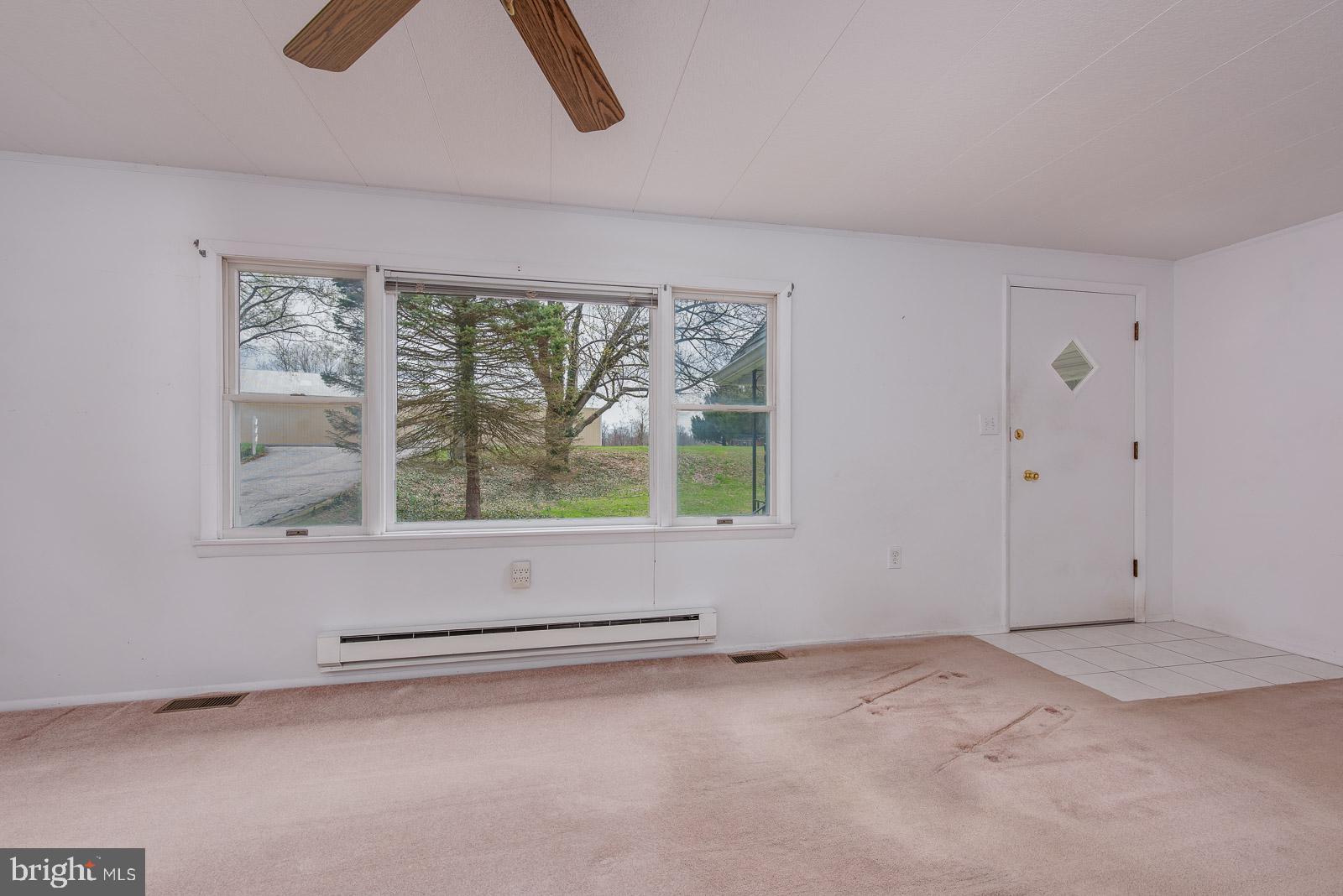 406 Lees Mill Road Hampstead, MD 21074 - Photo 20 of 26 Living Room