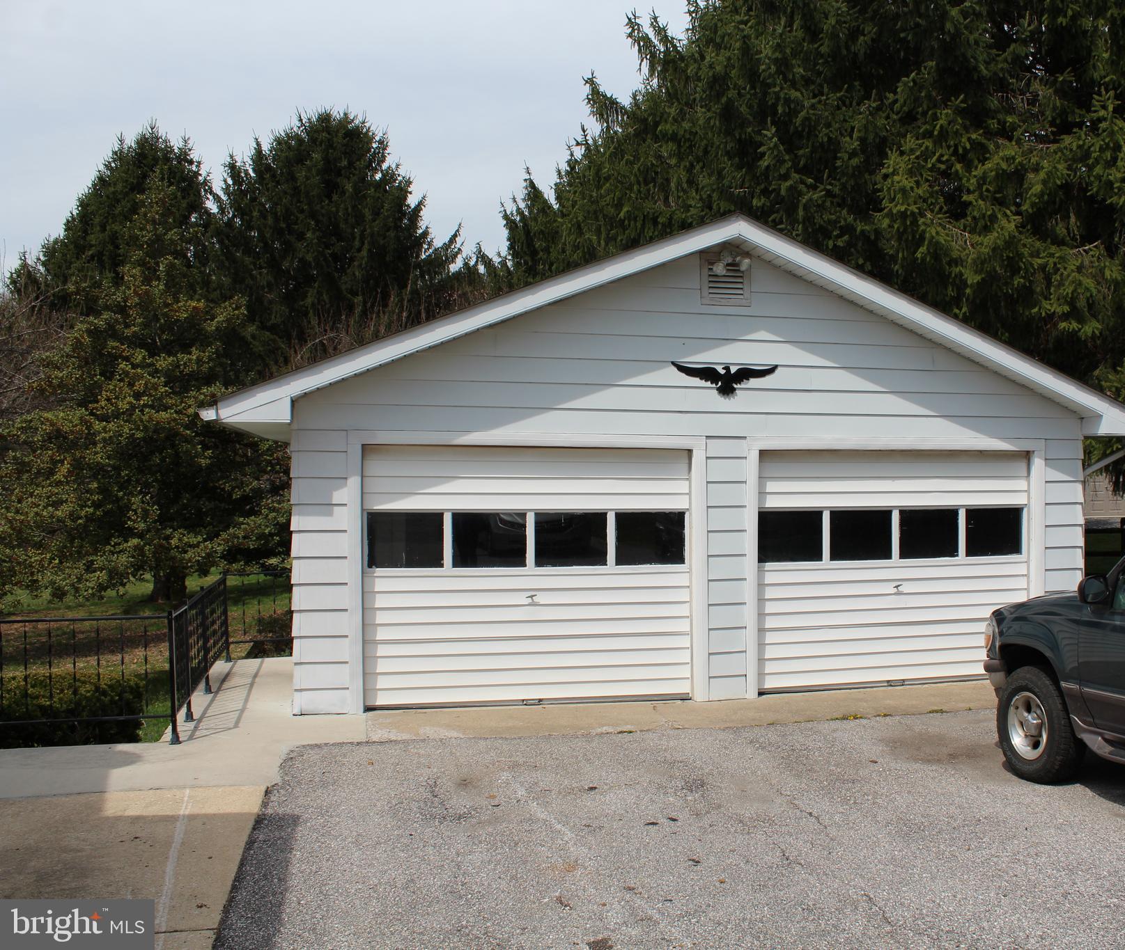 406 Lees Mill Road Hampstead, MD 21074 - Photo 5 of 26 2-car detached garage