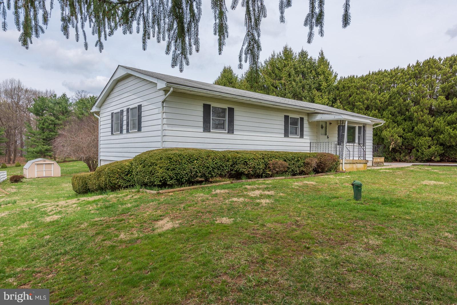 406 Lees Mill Road Hampstead, MD 21074 - Photo 9 of 26 Side view