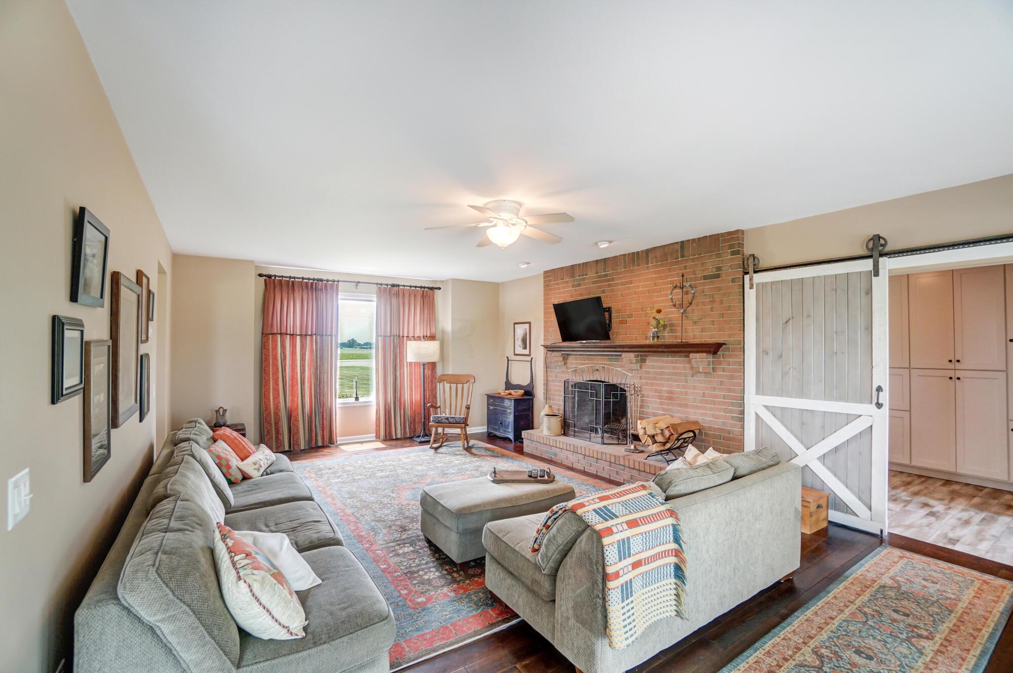 2100 Old Columbus Road London, OH 43140 - Photo 23 of 92 Sunken Living Room