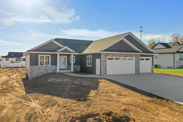 $599,800 | 2658 Chambers Crossing, Green Bay, WI 54313