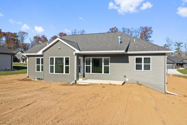 $599,800 | 2658 Chambers Crossing, Green Bay, WI 54313