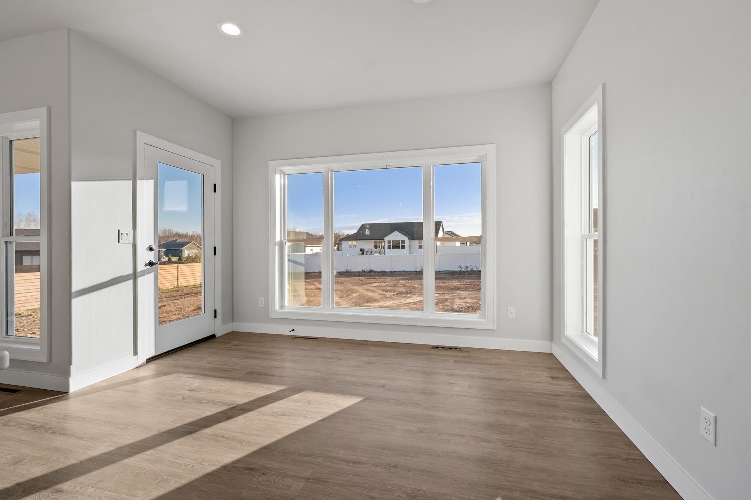 2658 Chambers Crossing Green Bay, WI 54313 - Photo 7 of 44