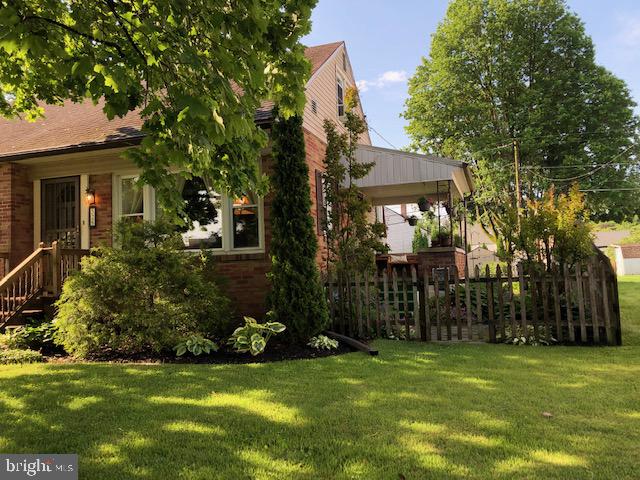 528 Harding Avenue Reading, PA 19607 - Photo 1 of 27