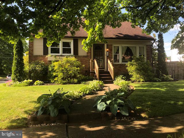 528 Harding Avenue Reading, PA 19607 - Photo 2 of 27