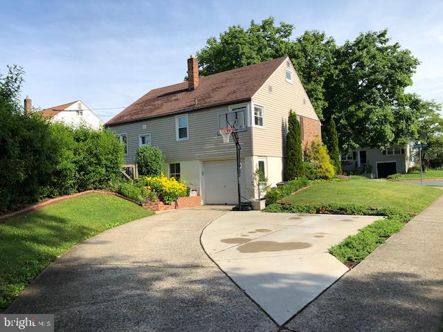 528 Harding Avenue Reading, PA 19607 - Photo 5 of 27