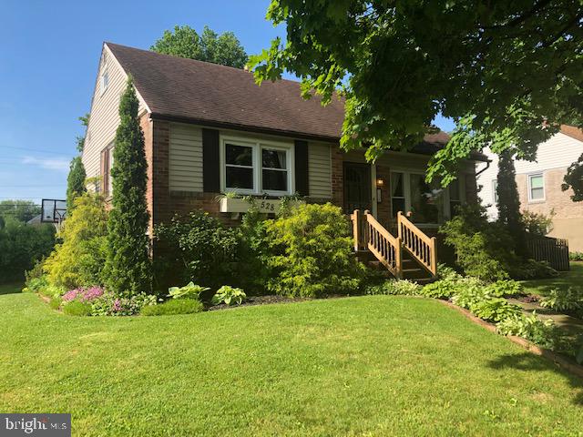 528 Harding Avenue Reading, PA 19607 - Photo 6 of 27