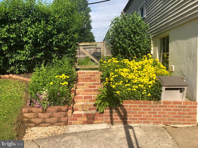 528 Harding Avenue Reading, PA 19607 - Photo 7 of 27