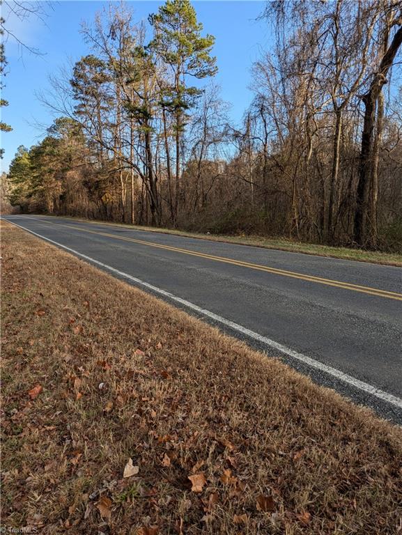 238 Spur Road Greensboro, NC 27406 - Photo 3 of 4