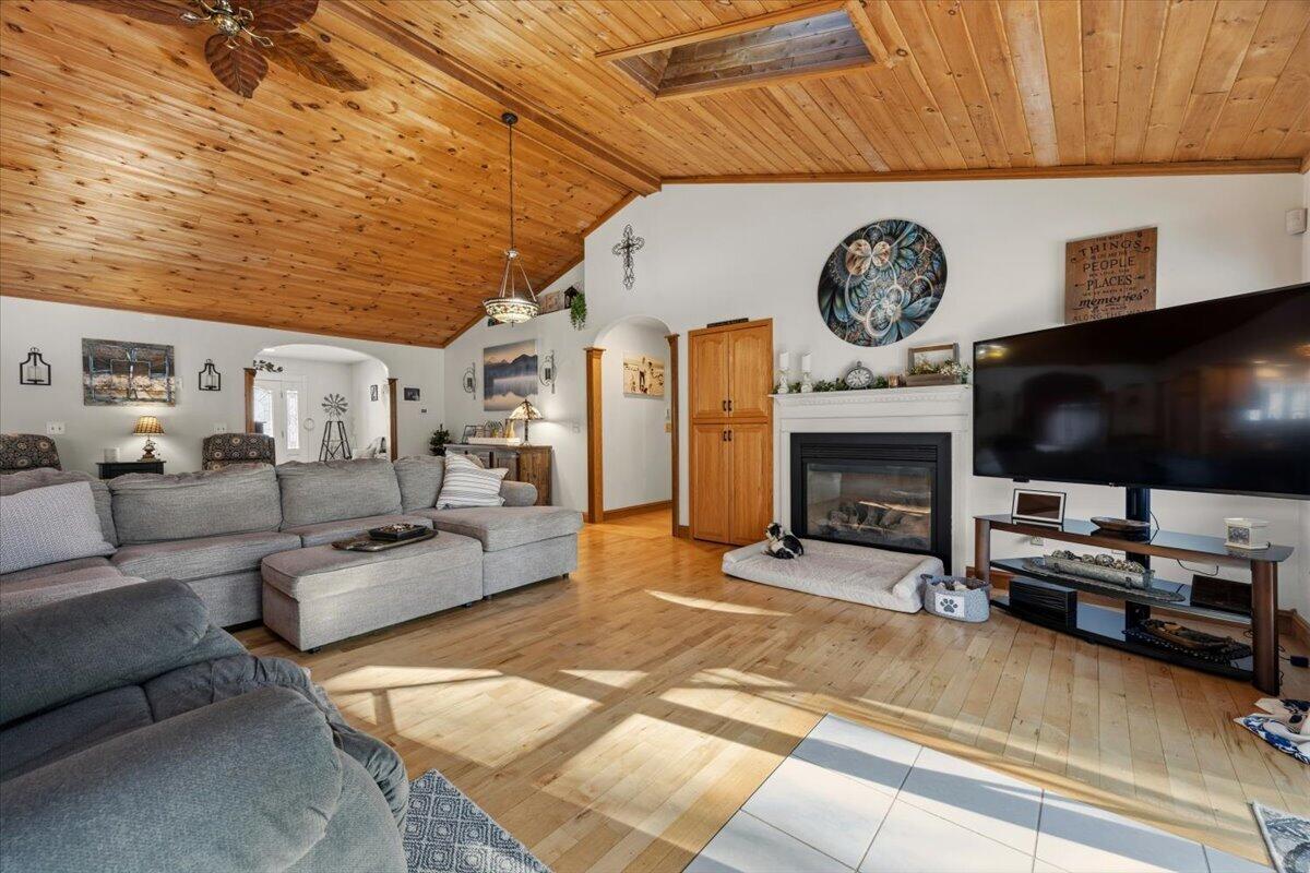 26 Old Country Way Limerick, ME 04048 - Photo 7 of 45 Living room