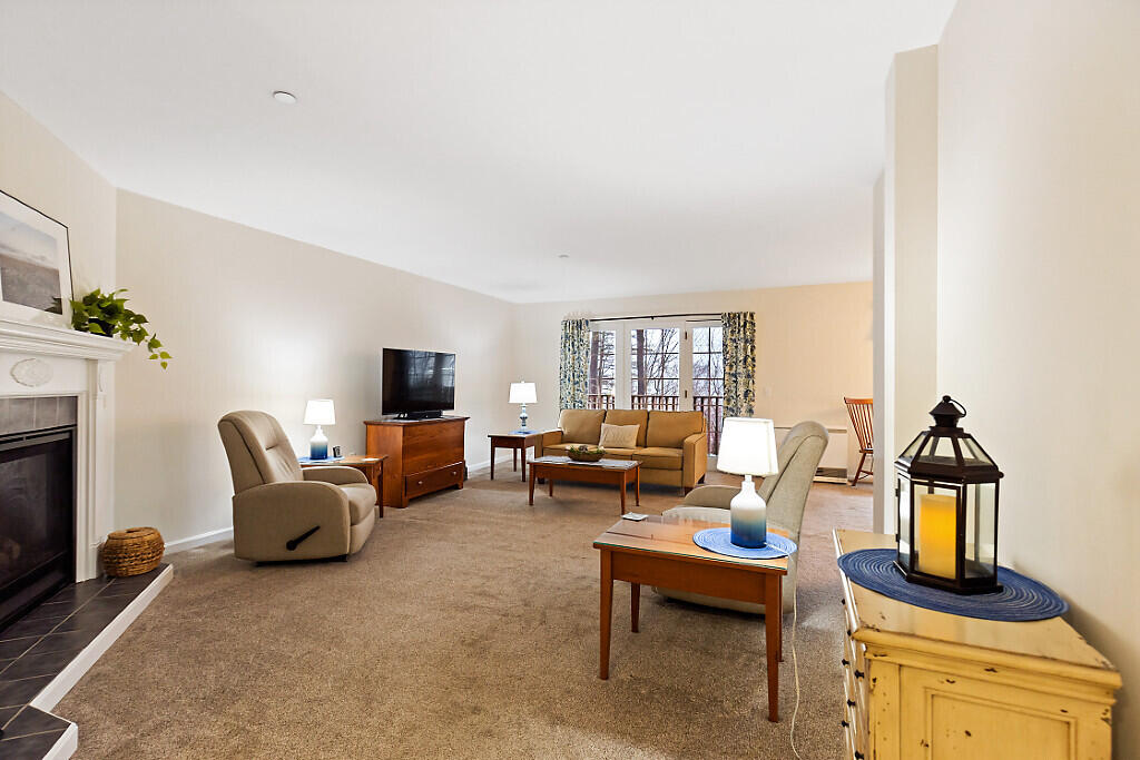 4 Schooner Ridge Road, Unit 1 Bath, ME 04530 - Photo 4 of 34 30_BP5A7807_DxO_mls