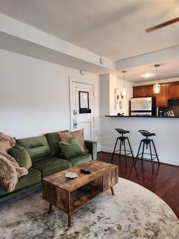 $100,000 | 323 Emanuel Cleaver II Blvd., Unit 6A, Kansas City, MO 64112