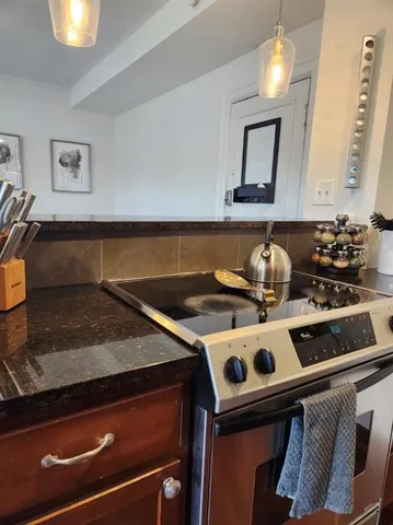 $100,000 | 323 Emanuel Cleaver II Blvd., Unit 6A, Kansas City, MO 64112