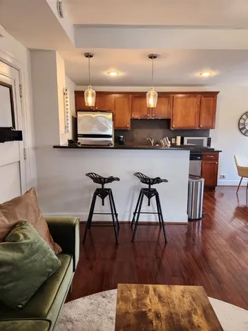 $100,000 | 323 Emanuel Cleaver II Blvd., Unit 6A, Kansas City, MO 64112