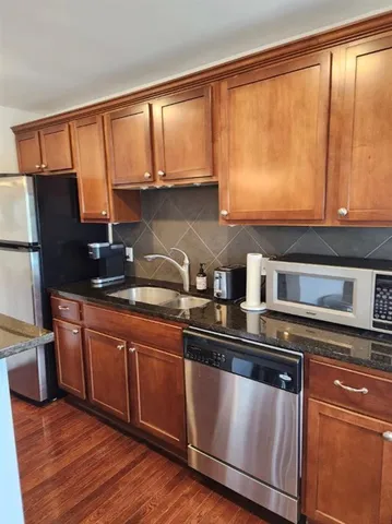 $100,000 | 323 Emanuel Cleaver II Blvd., Unit 6A, Kansas City, MO 64112