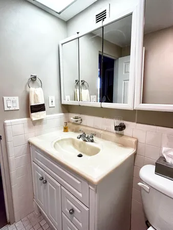 $3,000 | 2840 South Ocean Boulevard, Unit 2210, Palm Beach, FL 33480